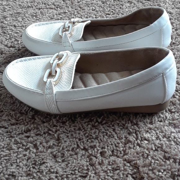 Shoes - Picture 2 of 2